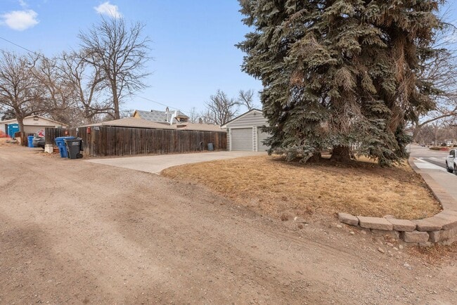 Photo - Style Meets Location 3 Bedroom 3 Bathroom Single Family Home - Must See