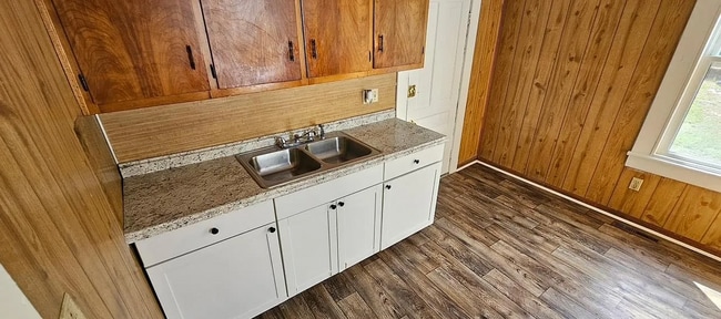 Photo - 4 Bedroom 1 Bath House Available to Rent f...