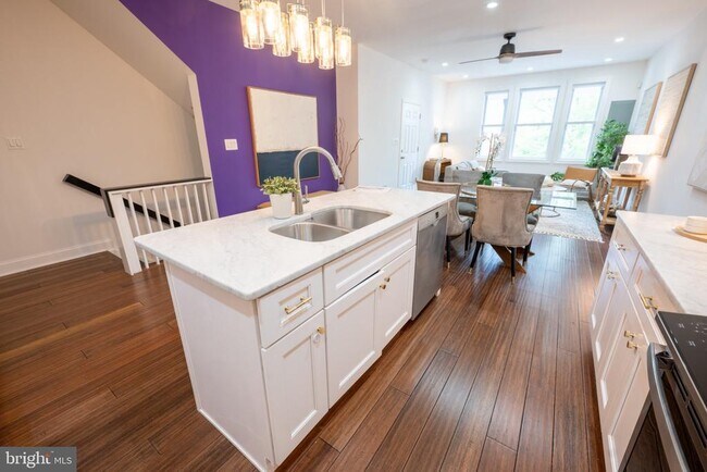 Photo - 3803 10th St NW