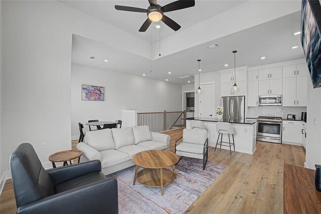 Photo - 2930 Moreno St