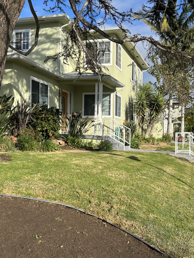 Corning Avenue View - 5727 S Corning Ave Unit 5727