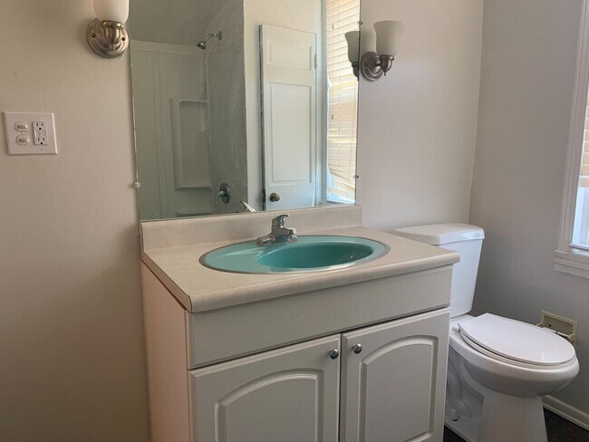 Photo - Charming 3 bedroom home in Carrick available September 1!