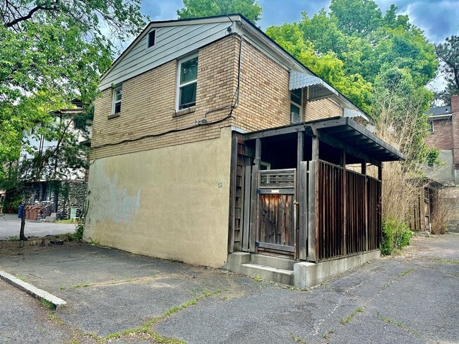 Building Photo - 808 W 11th Ave Unit WS Rental