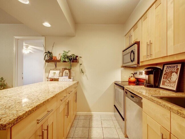 Photo - 7685 Northcross Dr Unit 208