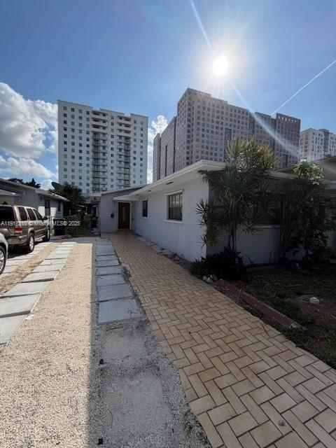 Building Photo - 10890 SW 6th St Unit 0