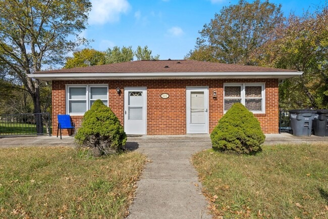 Building Photo - 521 Hawkins Rd Unit 3