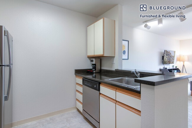 Photo - 4 Bayside Village Pl Unidad FL4-ID90