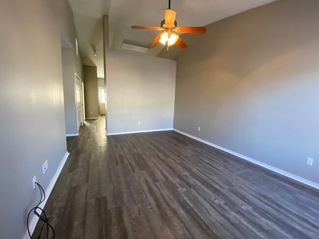 Photo - 2452 Southtown Blvd