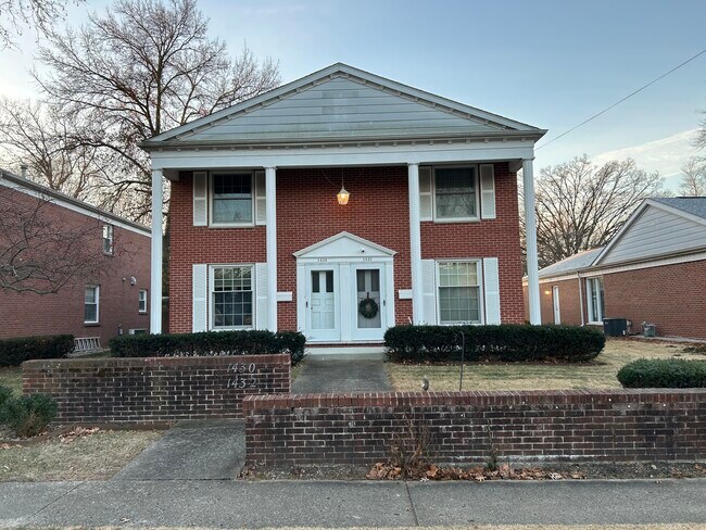 Photo - 1430 W Ash St Townhome