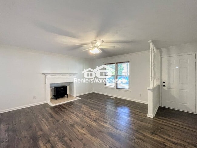 Photo - 411 Linkenborough Dr