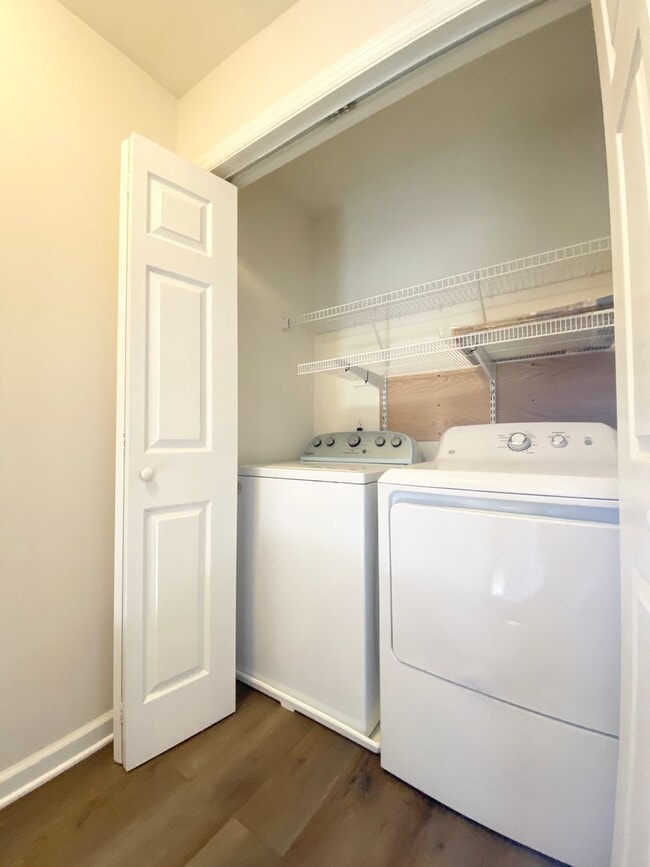 Building Photo - 330 Commons Dr