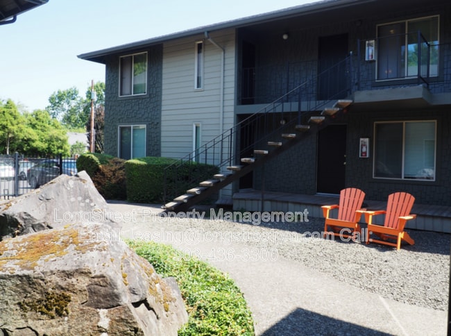 Photo - 2615 NW Harrison Blvd