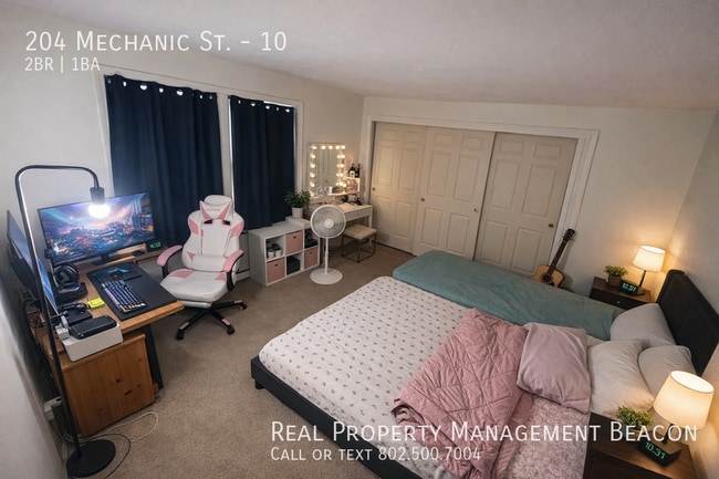 Photo - 204 Mechanic St