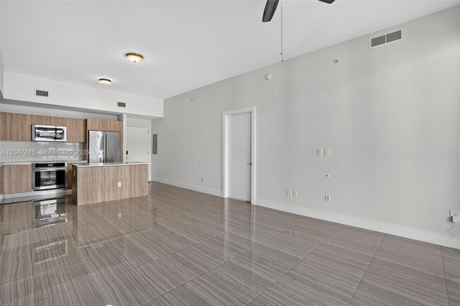 Photo - 2960 NE 207th St Unidad 505