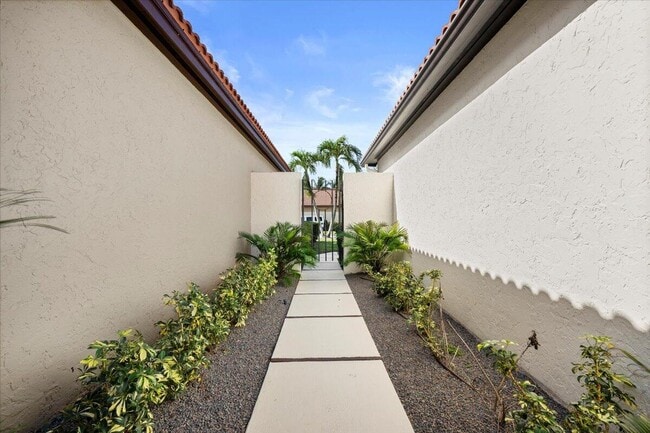 Photo - 4 Ironwood Way N