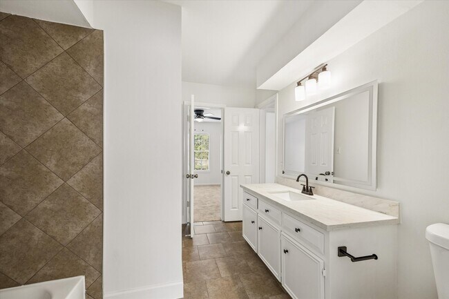 Photo - 15823 Pebble Bend Dr