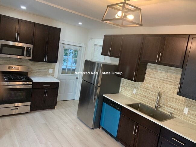 Building Photo - 9 Kerwin St Unit 2