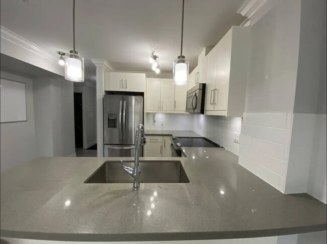 Building Photo - 2268 Shaughnessy St