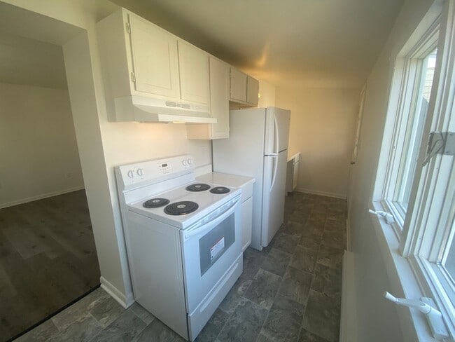 Photo - Milton -840 Unit 840-Rear W Milton