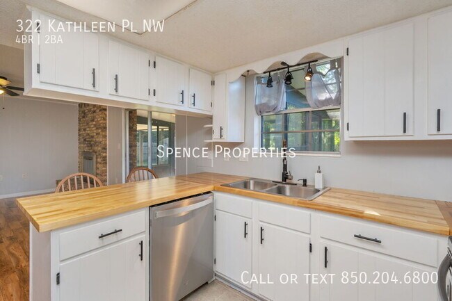 Photo - 322 Kathleen Pl NW