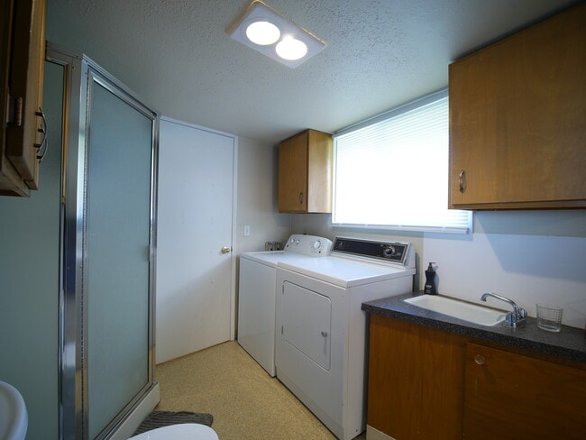 Photo - 1425 NW Kenny Dr