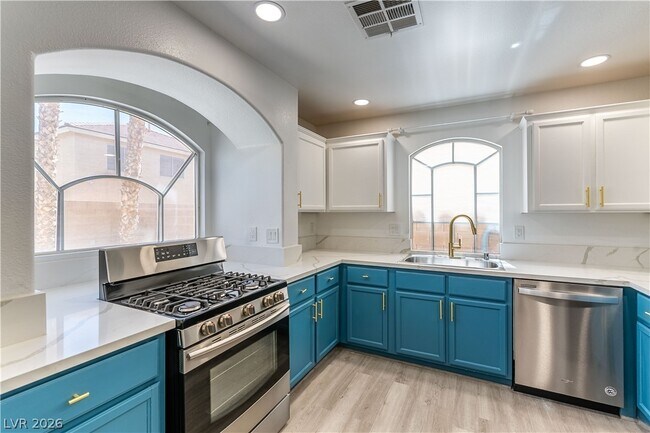 Photo - 11016 Dornoch Castle St