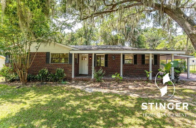 Photo - 706 Center Dr W House
