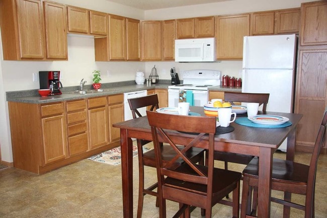 Spacious Eat in Kitchen