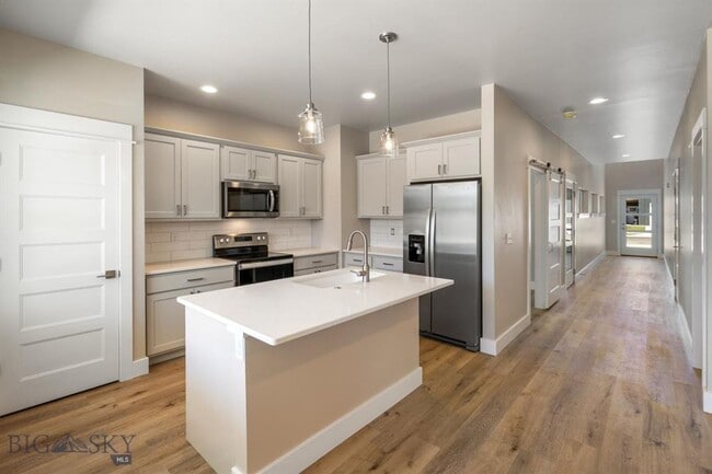 Photo - 4 Bedroom Modern Townhome!