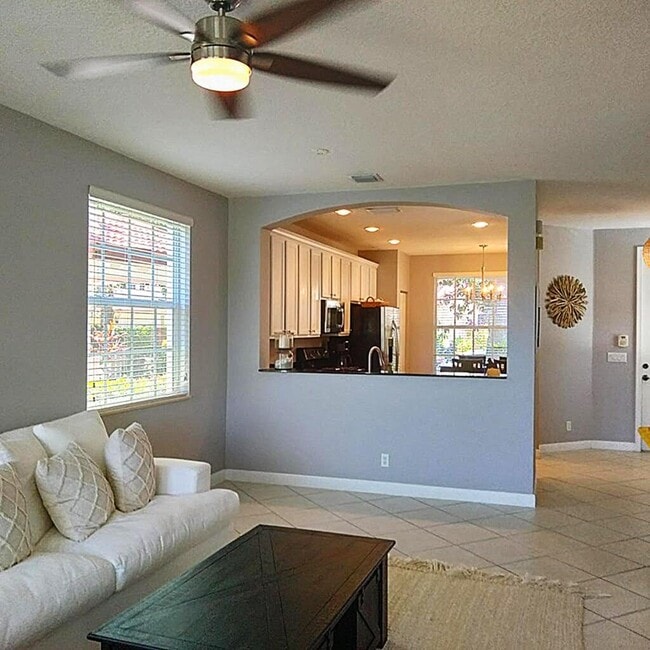 Photo - 647 Castle Dr