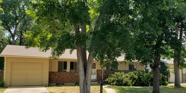 Building Photo - 1400 Brentwood Dr Rental