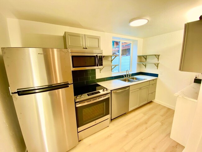 Photo - 298 Burns St