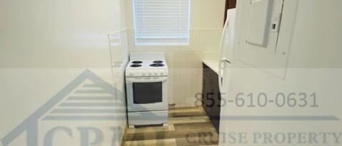 Photo - 2915 Broadway-