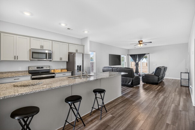 Photo - 75 Tatum Trl NE