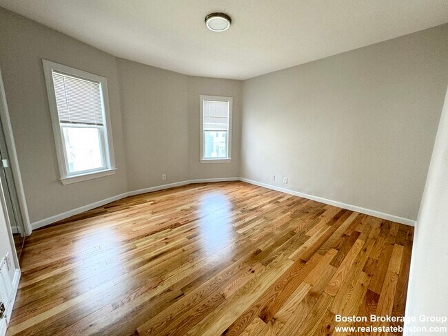 Photo - 6 Cawfield St Unit 2