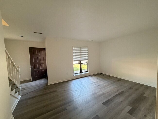 Photo - 5305 Century Dr