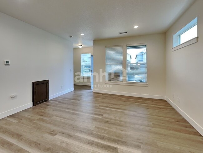 Photo - 7029 S 11th St