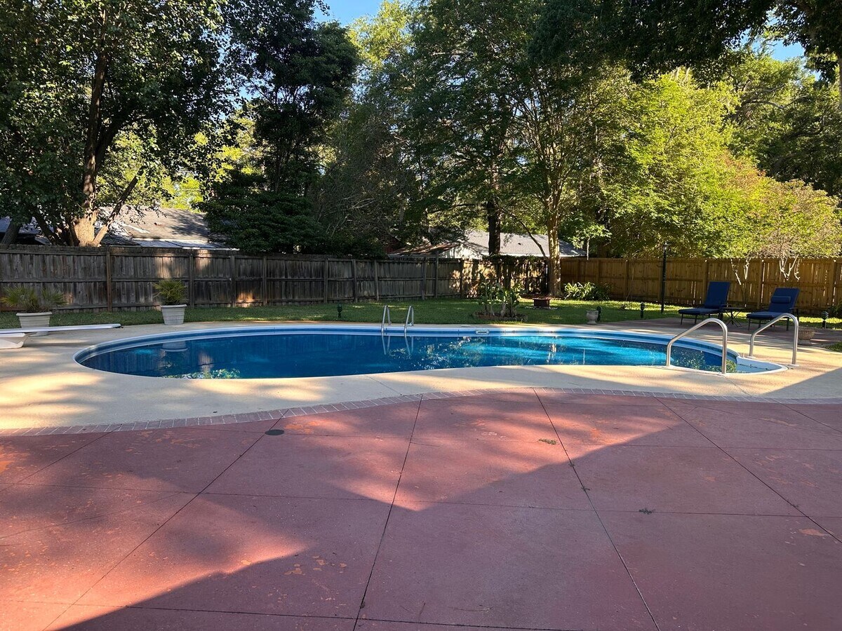 Photo - 454 Floyd Cir