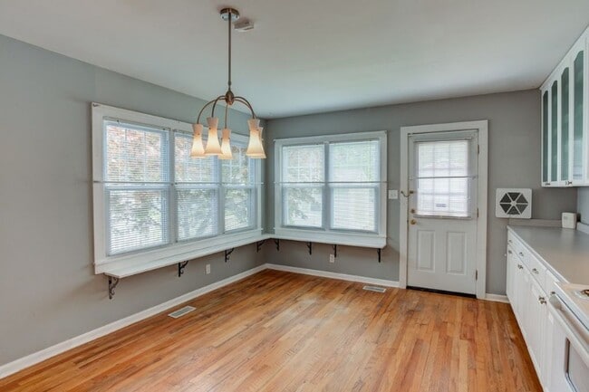 Photo - 1306 Henning Ave