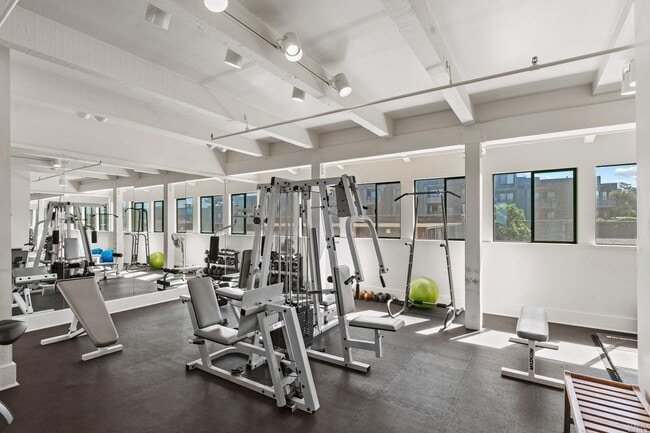 Photo - 1 Surf Way Unidad 211