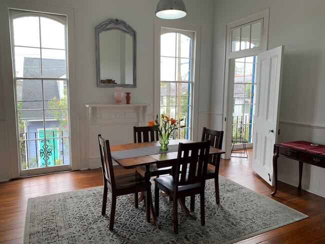 Photo - 738 Mazant St