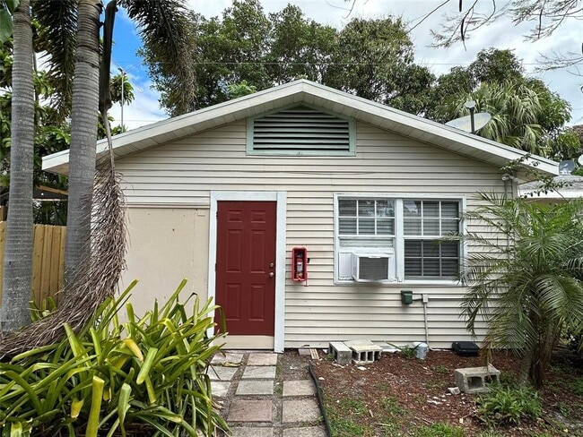 Photo - 943 Almeria Rd Unit 2