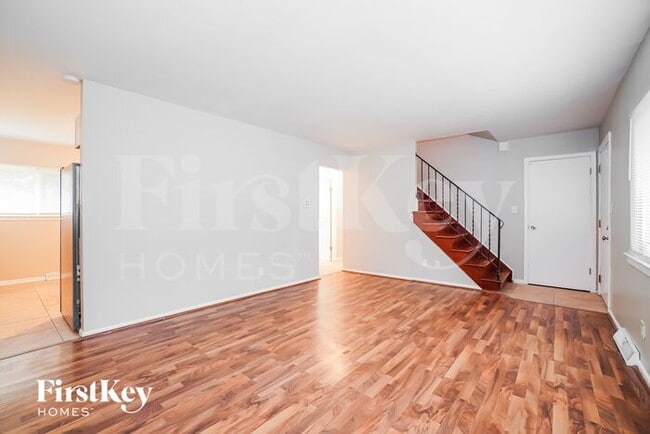 Photo - 754 Bevis Rd