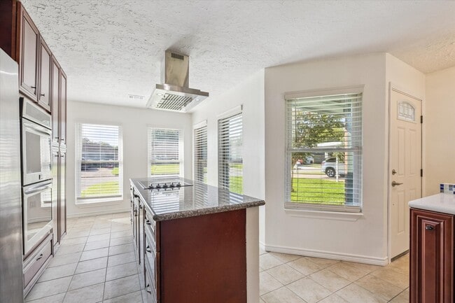 Building Photo - 2914 Marlin Rental