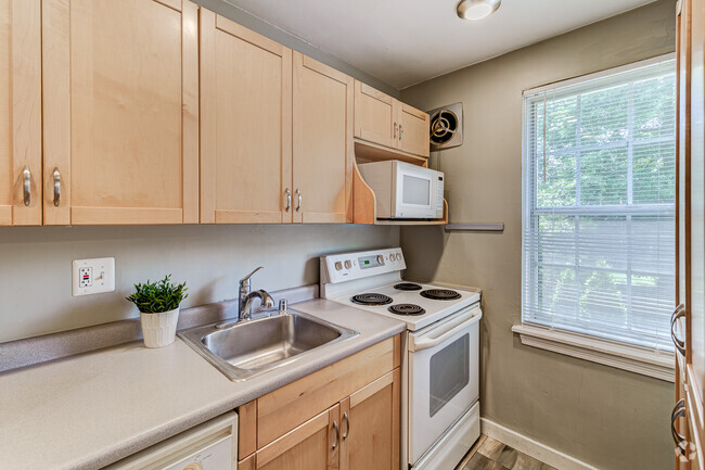 Kitchen - 109 E Glebe Rd Unit C Rental