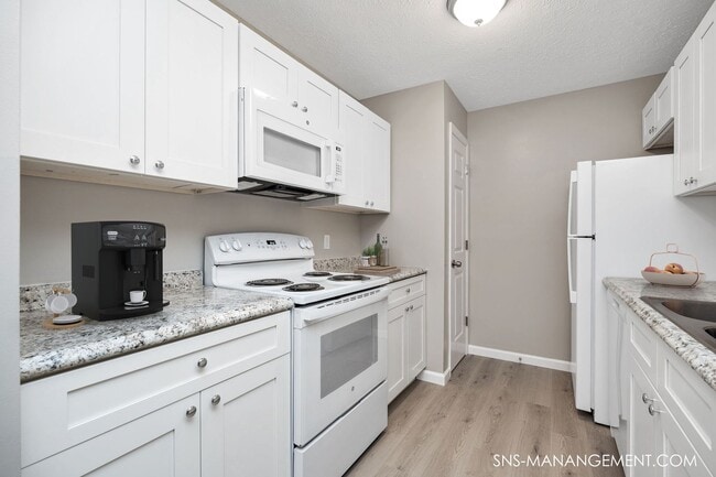Photo - Savannah Heights Apartments