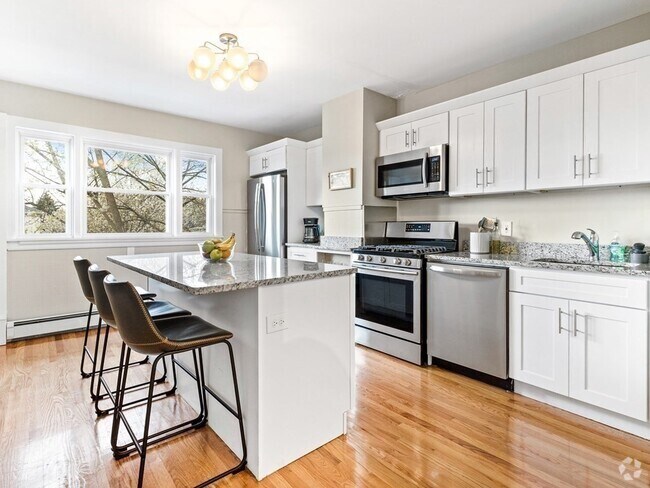 Building Photo - 30 Putnam St Unit 2 Rental