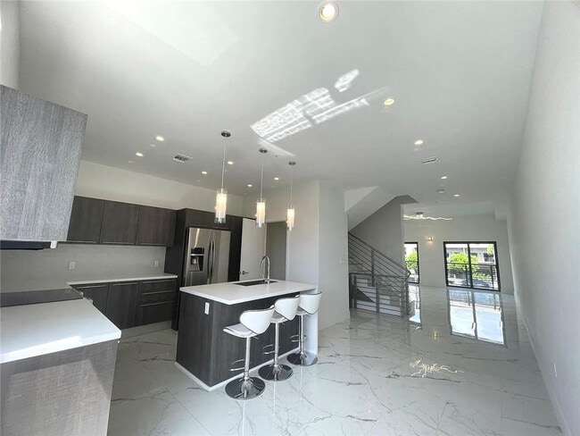 Photo - 113 SE 1st Cir