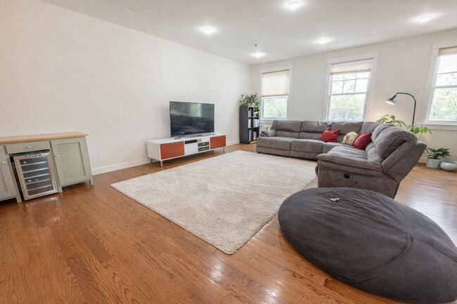 Photo - 9 Montague St