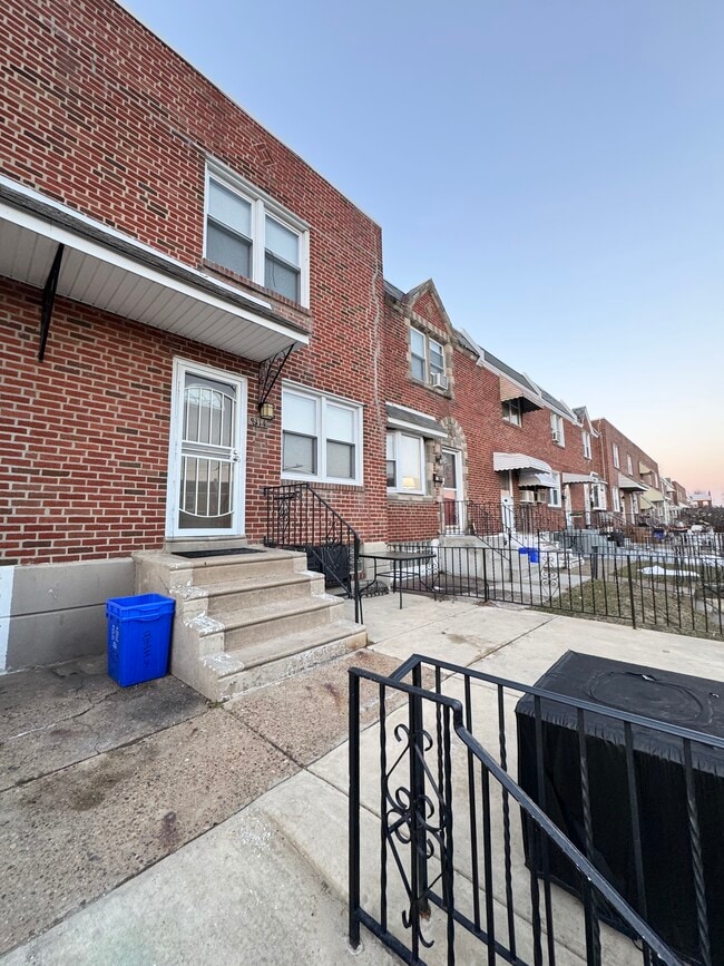 Photo - 8114 Terry St